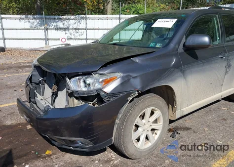2012 Toyota Highlander Se V6 z USA, uszkodzony, nr VIN 5TDBK3EH1CS141986